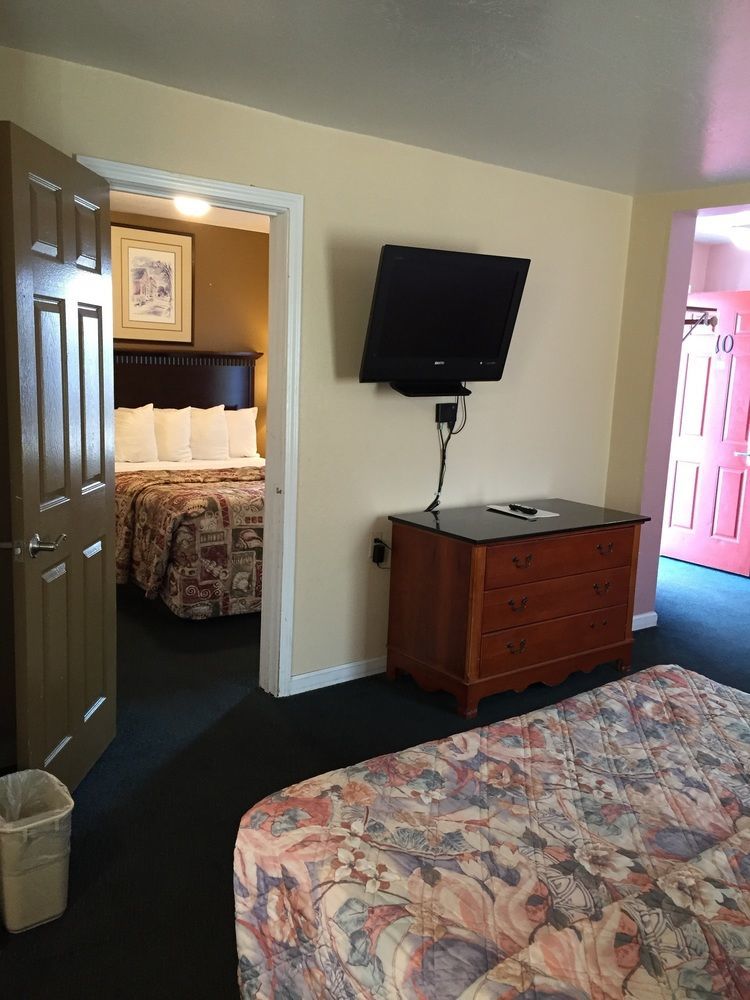 Motel Blue Seal *