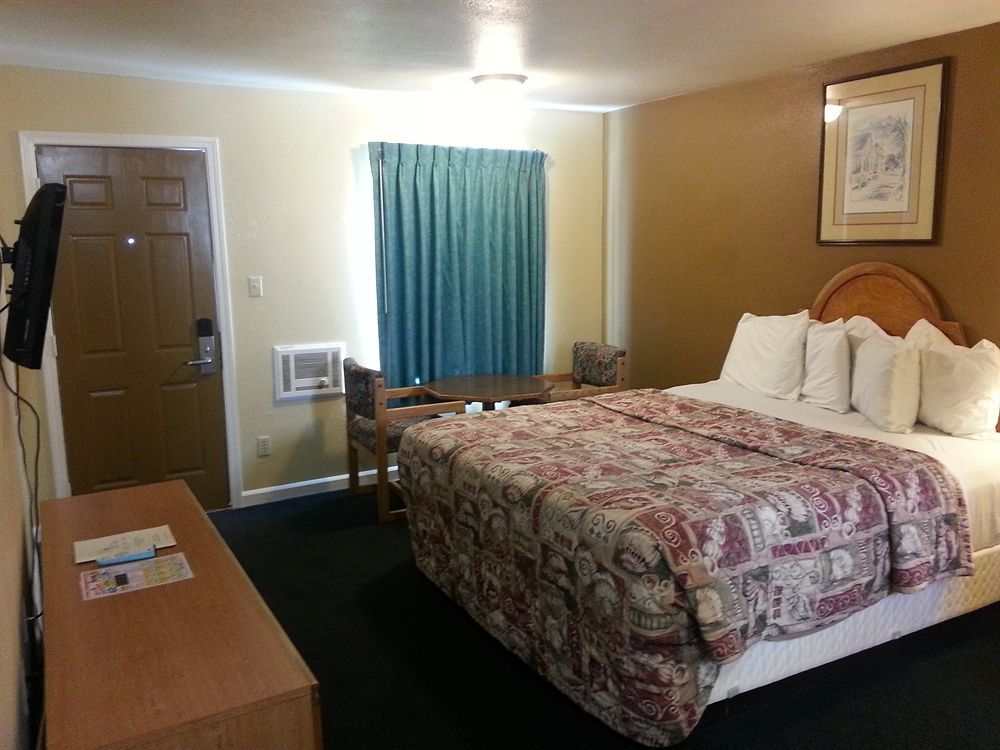 Motel Blue Seal
