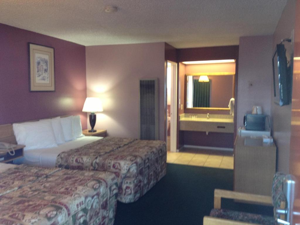 Motel Blue Seal