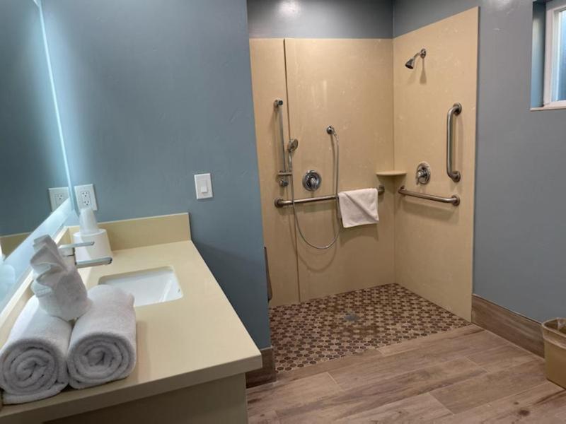 Motel Blue Seal