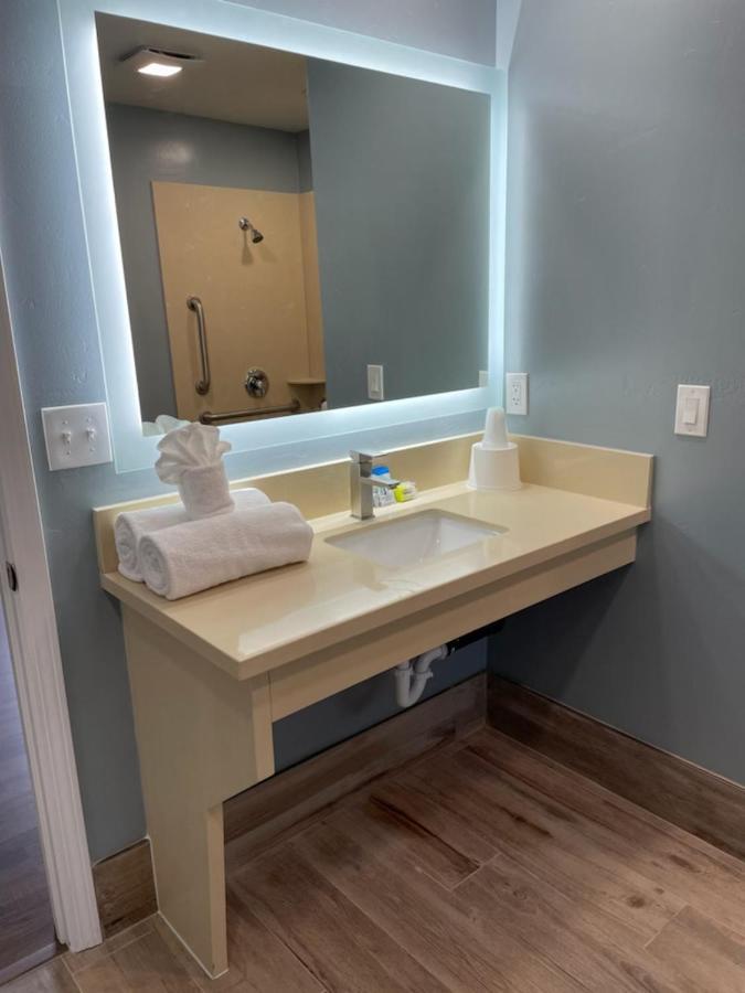 Motel Blue Seal *